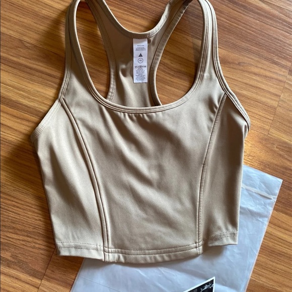 ❗️SOLD❗️Balance Athletica Roam Tank - Picture 3 of 9